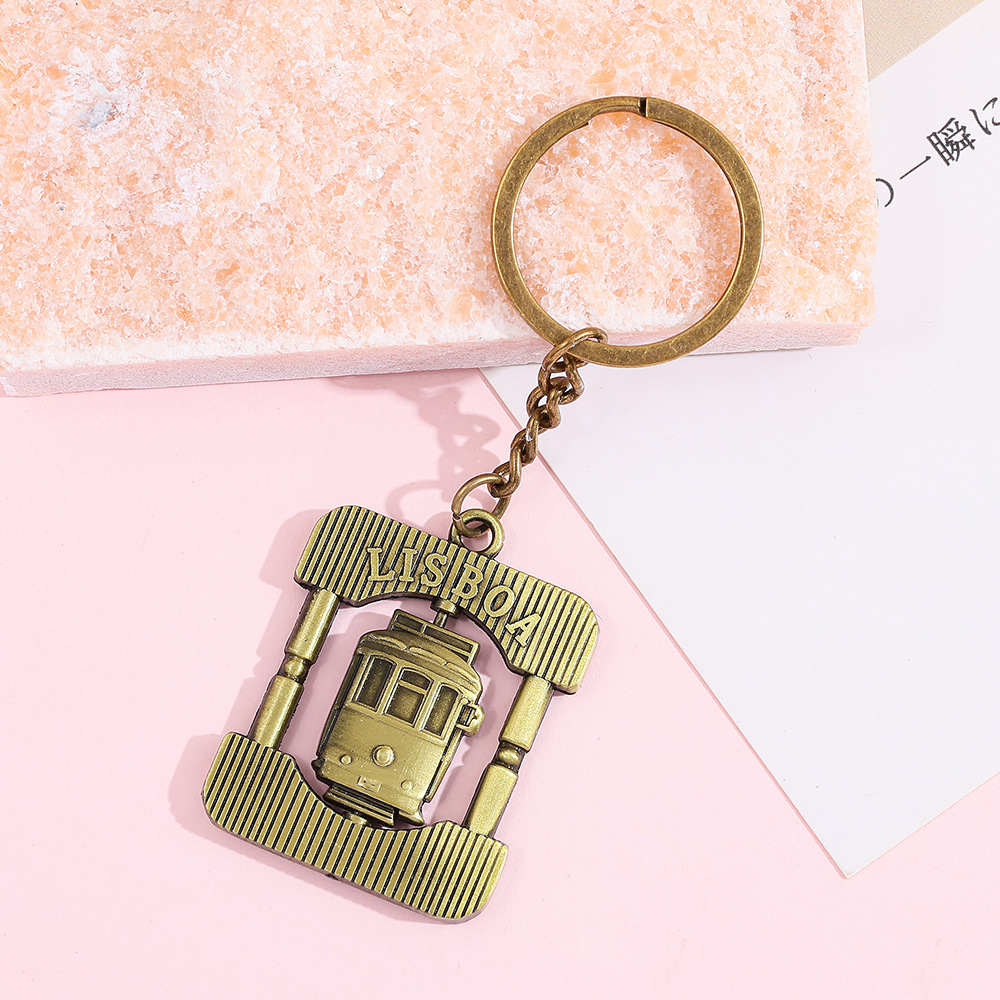 Vintage Items - Brelok metalowy w stylu vintage z