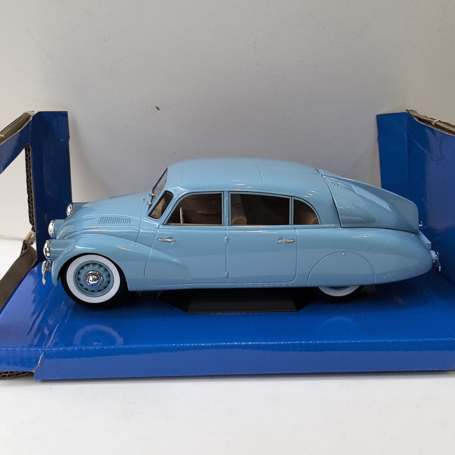 MCG Diecast 1/18 Skala TATRA 8 – Vintage Collectible Toy Cars recenzja i cena